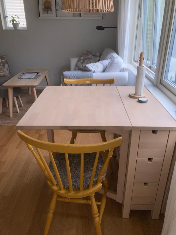Tiny Grey House With Loft, 15 Min From City Center Gothenburg Bagian luar foto