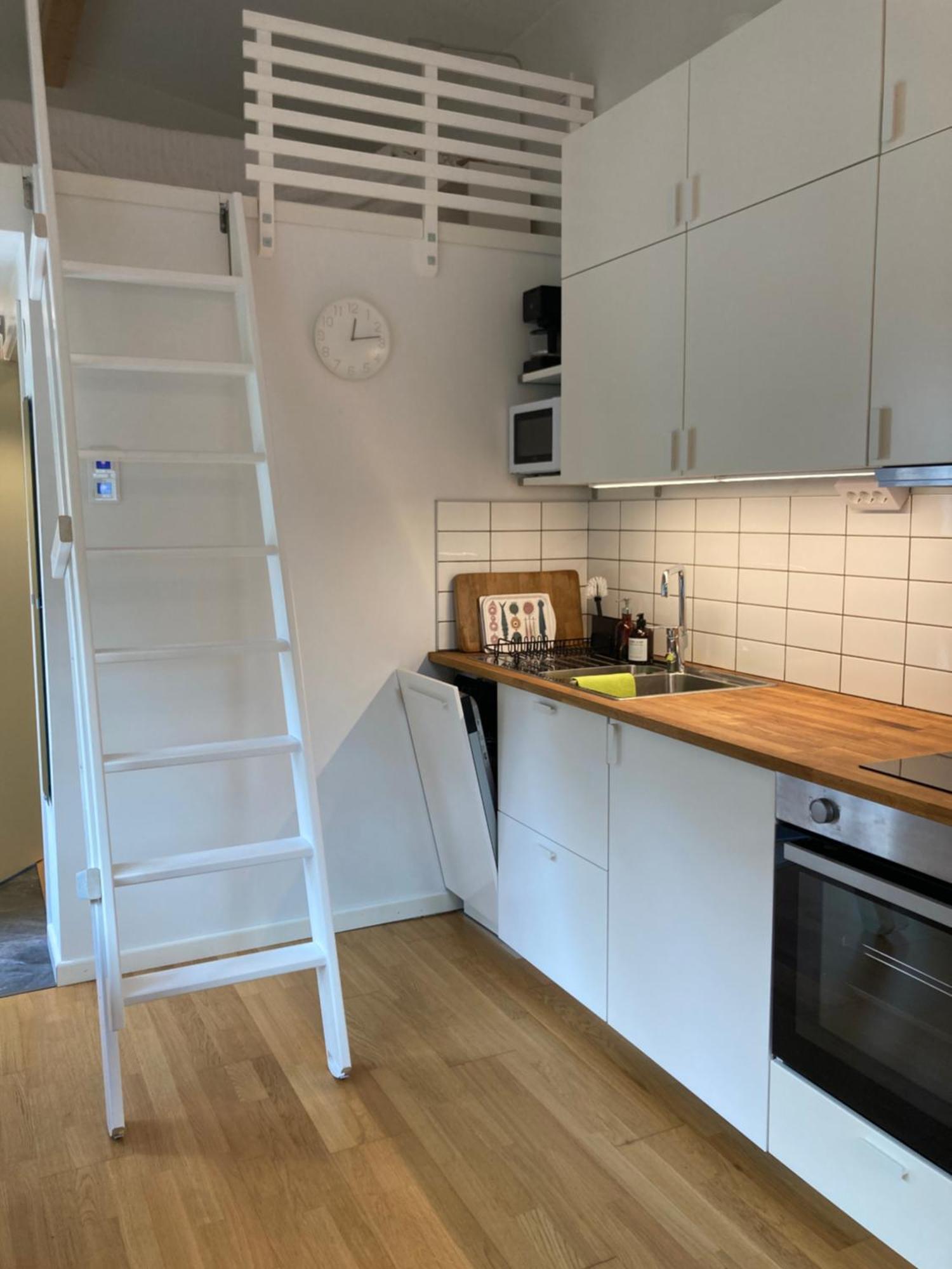 Tiny Grey House With Loft, 15 Min From City Center Gothenburg Bagian luar foto