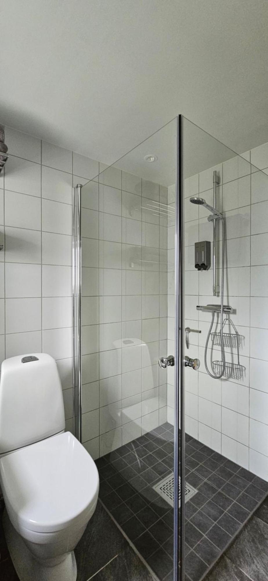 Tiny Grey House With Loft, 15 Min From City Center Gothenburg Bagian luar foto