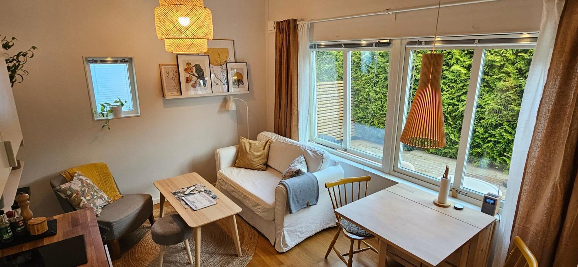Tiny Grey House With Loft, 15 Min From City Center Gothenburg Bagian luar foto