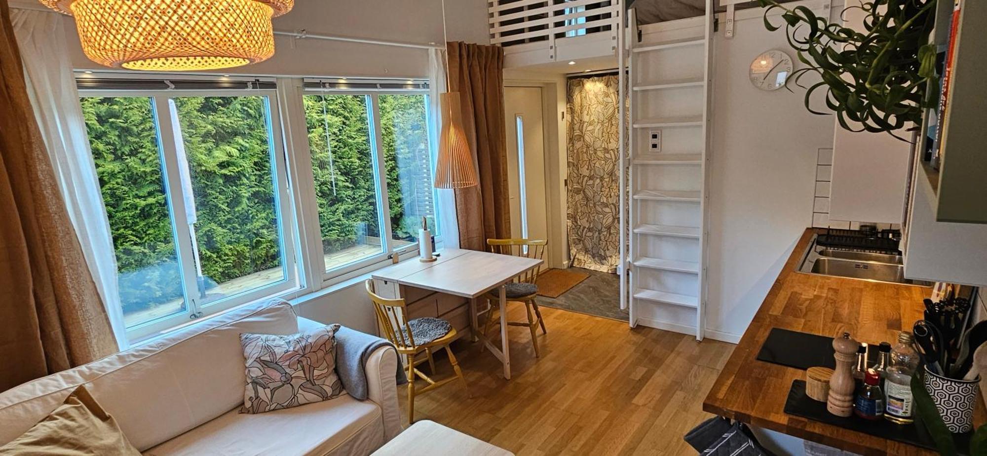 Tiny Grey House With Loft, 15 Min From City Center Gothenburg Bagian luar foto